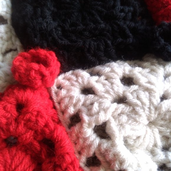 Vampire Granny baby blanket - Picture 10 of 11